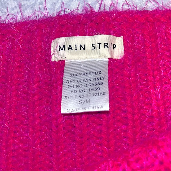 Main strip magenta off shoulder frayed sweater size s/m - Picture 2 of 3